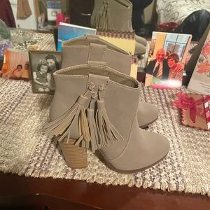 Tan ankel boots